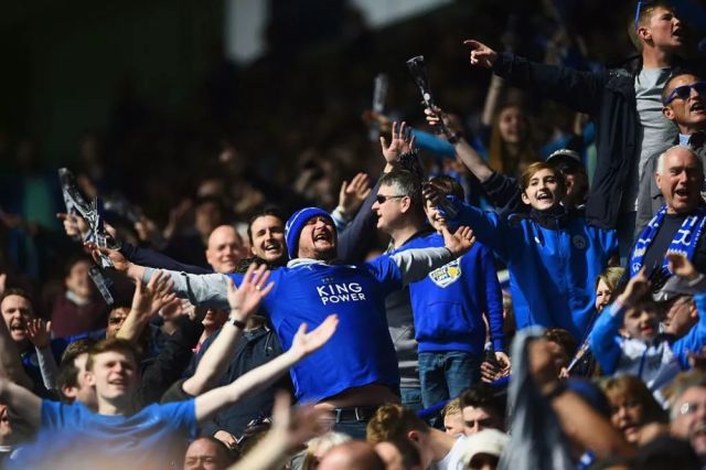  曼城铁卫头槌制胜，连续十场零封创英超新纪录  