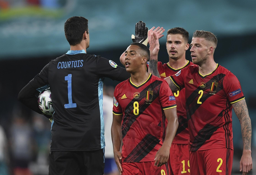  曼城德比大战三球完胜曼联  