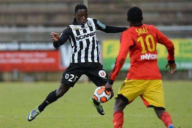  法甲黑马昂热连胜跻身欧战资格区引关注  