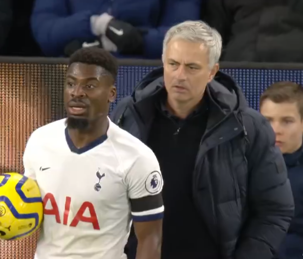 切尔西0-2输球又输人，里斯-詹姆斯蹬踏染红停赛  